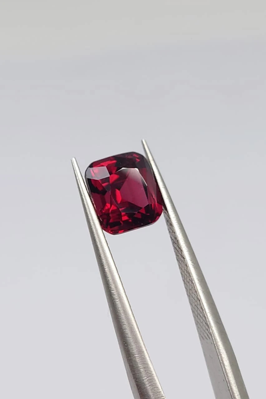 1.74ct Natural Rhodolite Garnet Loose Gemstone From Tanzania — view 4